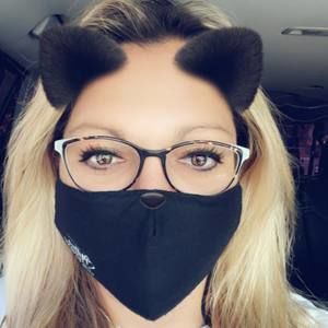 Meet your Posher, Dana